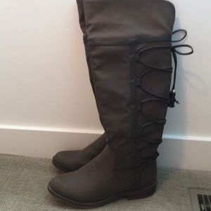 Brown boot